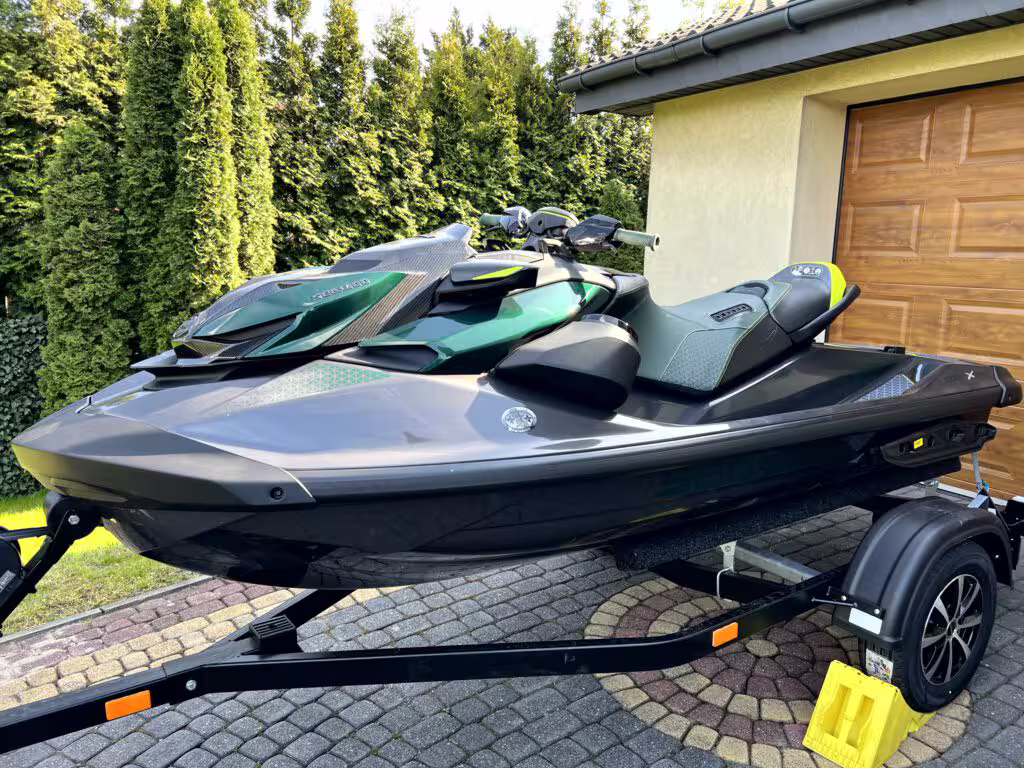 SEA-DOO RXP X 300 APEX 1 SEA DOO RXP X 300 APEX